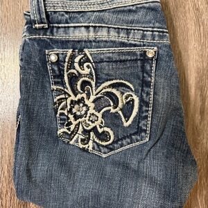 Miss Me Dark Blue Cropped Jeans with Cream Embroidery